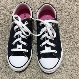 Girl converse